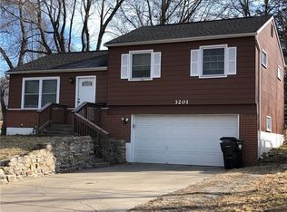 3201 Reynolds Rd, Independence, MO 64055