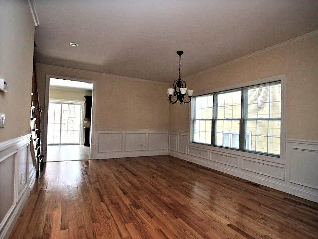 Apartment for Rent — Photo 4