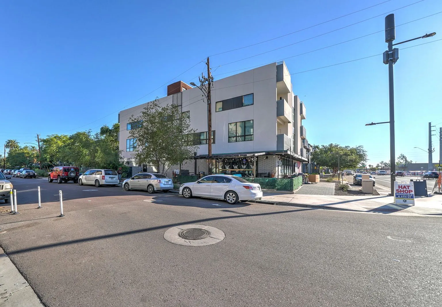 2 bed, 2.5 bath, 2004 sqft, $3,000 — Photo 3