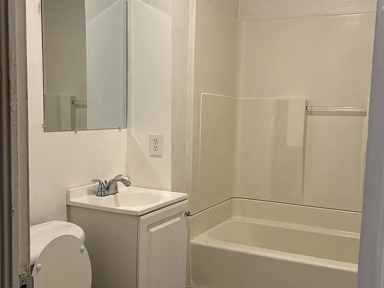 5911 Sacramento Ave — Photo 9