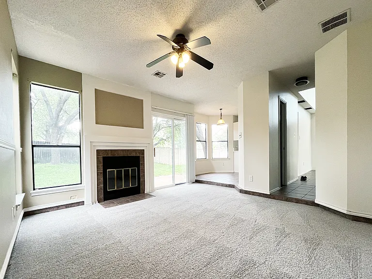 2100 Waterway Bnd — Photo 4