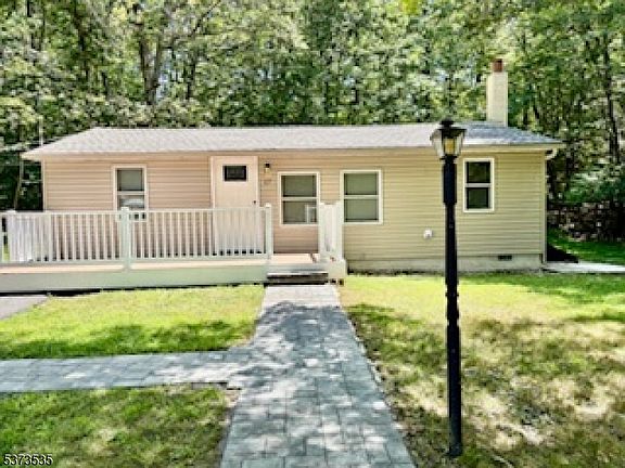 2nd image of 17 Eastbrook Ln