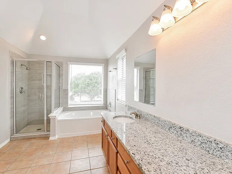309 Cobblestone Dr — Photo 14