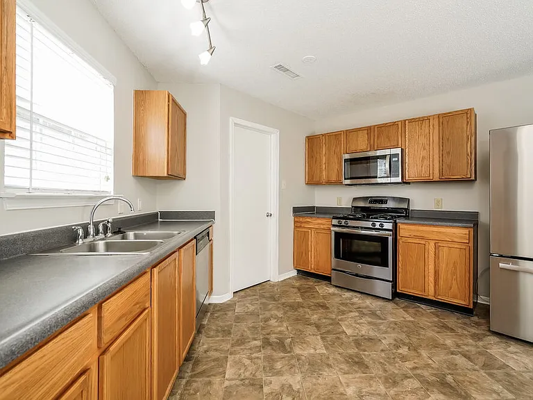 10841 Zimmerman Ln — Photo 8