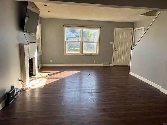 3rd image of 2162 Parkview Pl