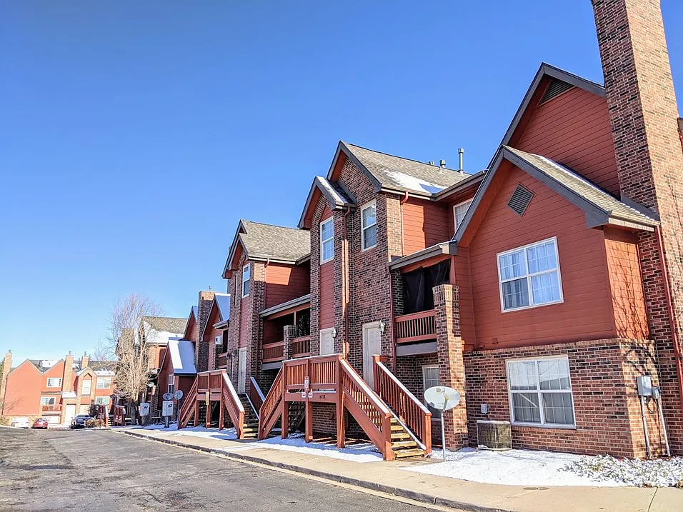 Ivy Hill Townhomes — Photo 2