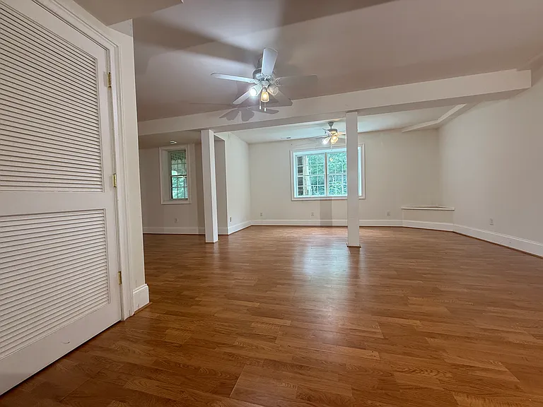 606 Winston Ln — Photo 33