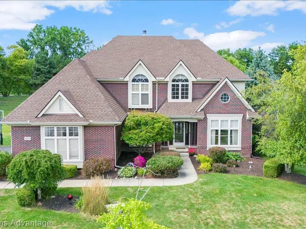 30339 Pennington Ln, Novi, MI 48377