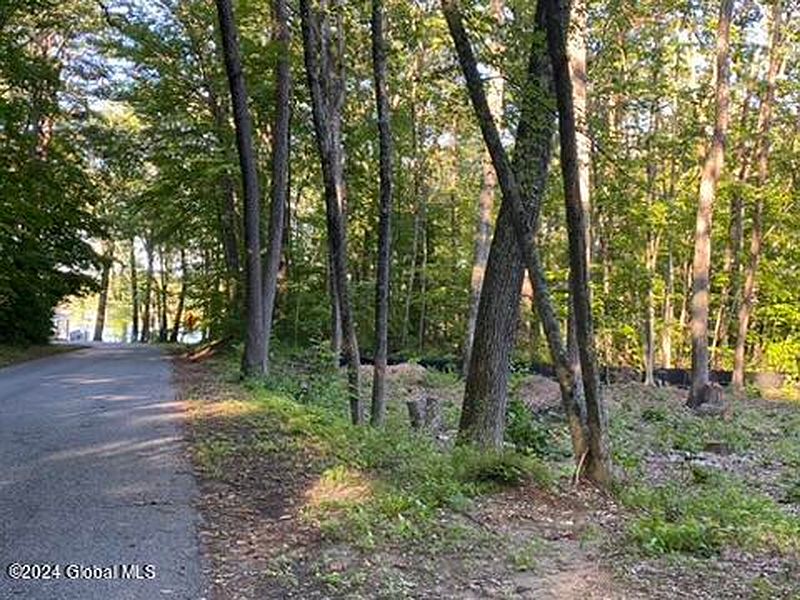 4th image of L17.3 Glen Lake Road