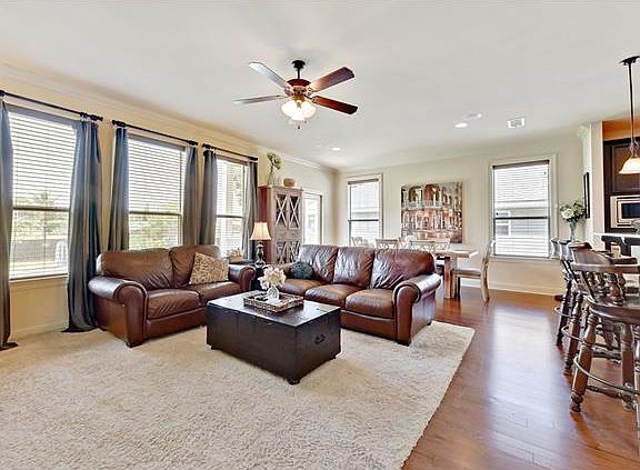 2nd image of 5466 Hawthorne Pl