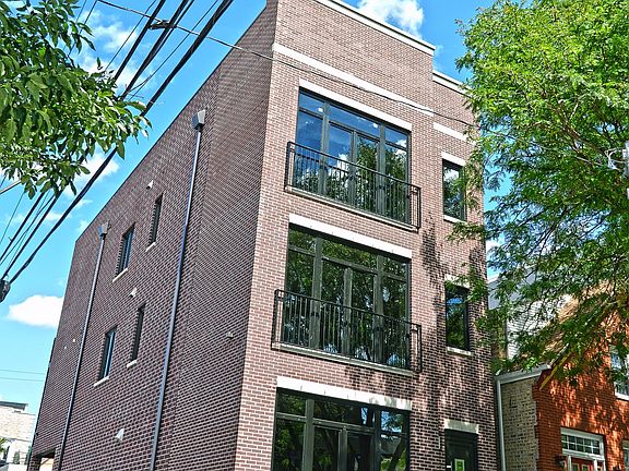 2nd image of 2744 W Cortez St #1