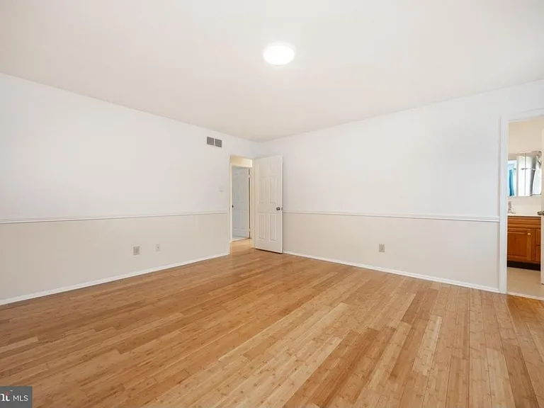 270 Grimley Rd — Photo 18