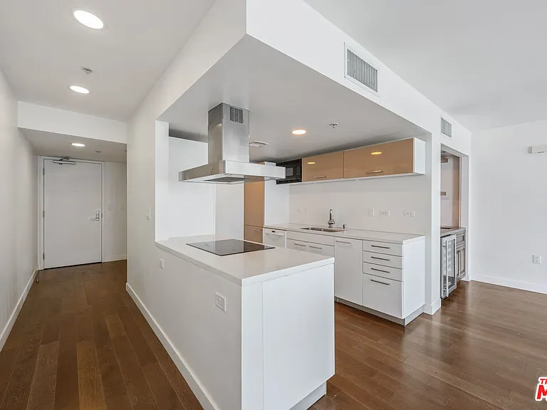 901 S Flower St #601 — Photo 7