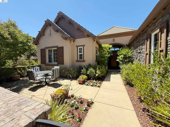 65 Stonebrae Rd, Hayward, CA 94542