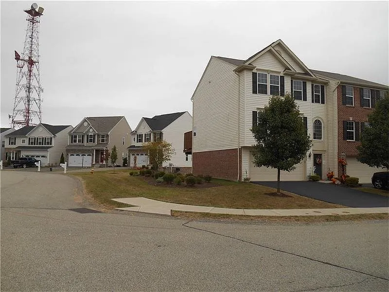 2810 Michael Dr photo 1