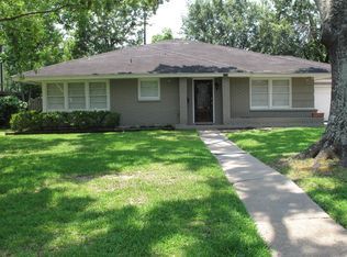 5115 Pocahontas St, Bellaire, TX 77401