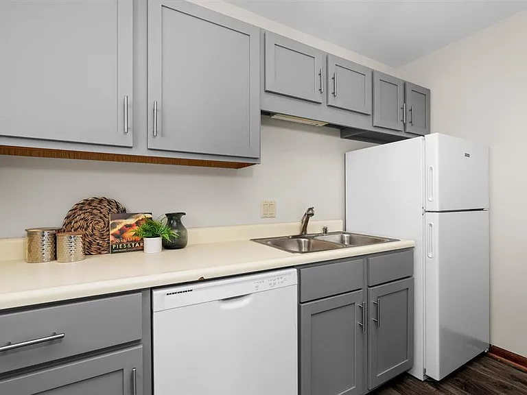 6816 Park Ridge Dr — Photo 5
