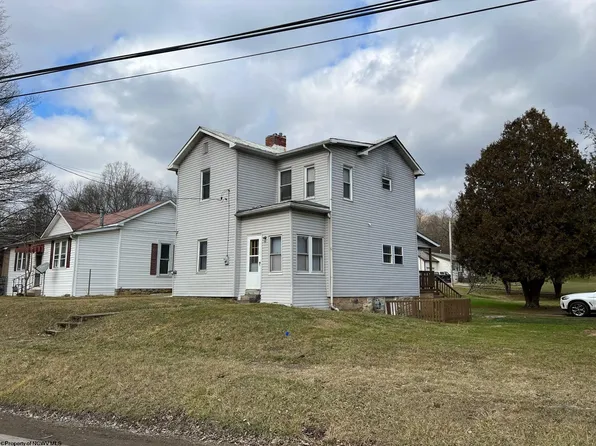 349 S Beverly Pike, Belington, WV 26250