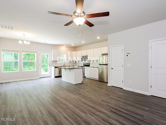 2nd image of 820 Coosaw Pl