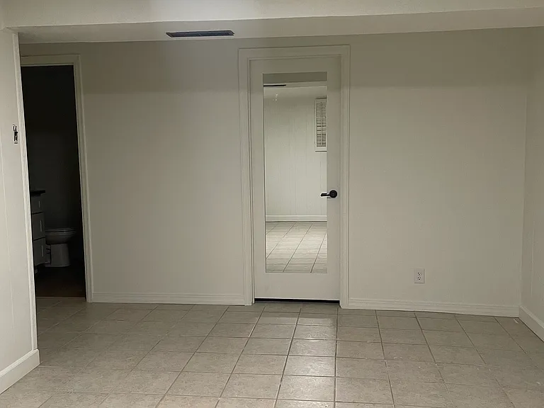 2931 Norwich Ave — Photo 14