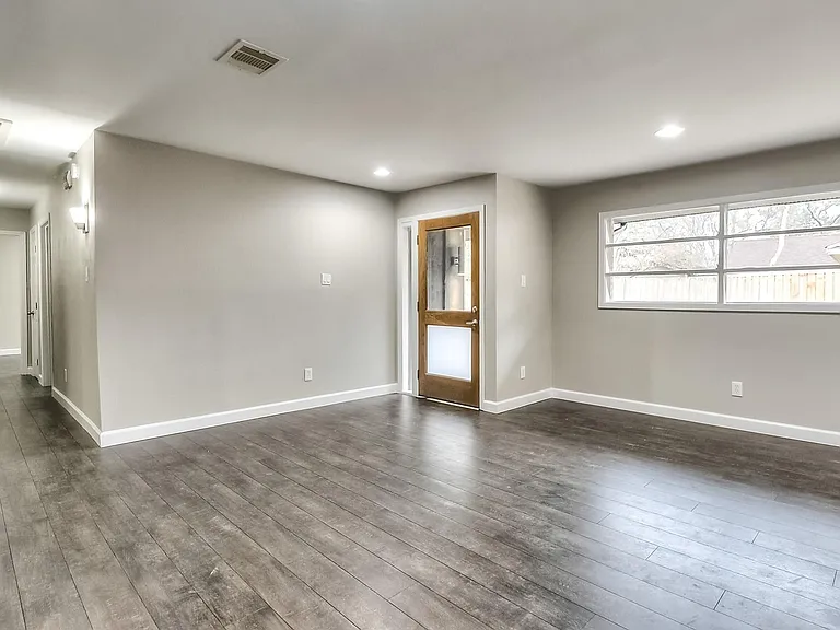 9006 Dunlap St — Photo 8