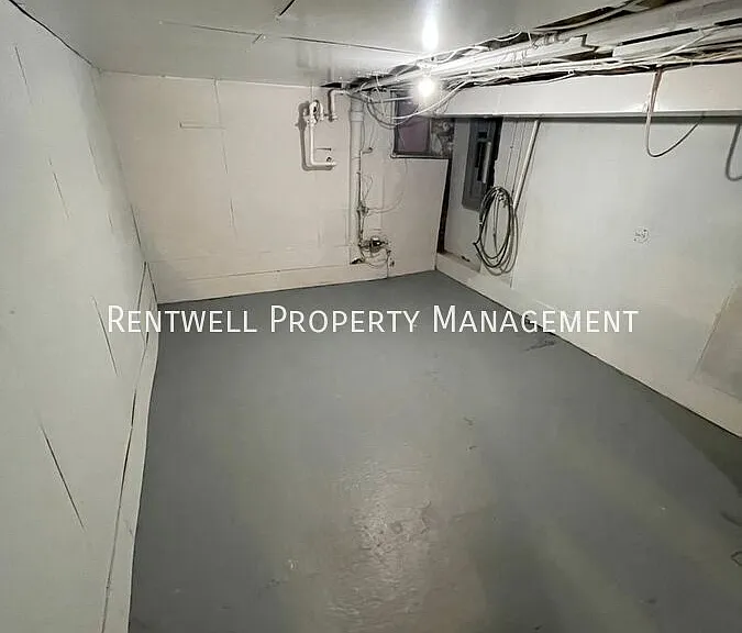 2420 Carey Way — Photo 24