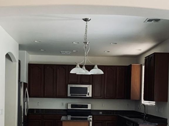 5th image of 17409 W Woodlands Ave