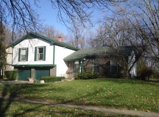 591 Tamarisk Ln, Crystal Lake, IL 60014