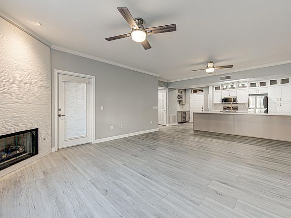 4th image of 19777 N 76th St APT 1307