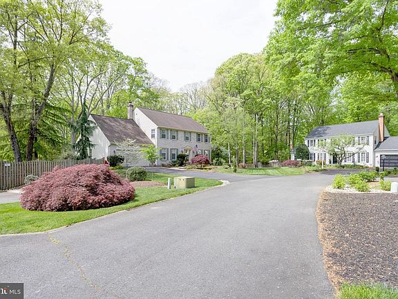 2nd image of 3826 Whitman Rd