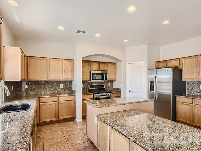1353 E Judi Dr — Photo 5