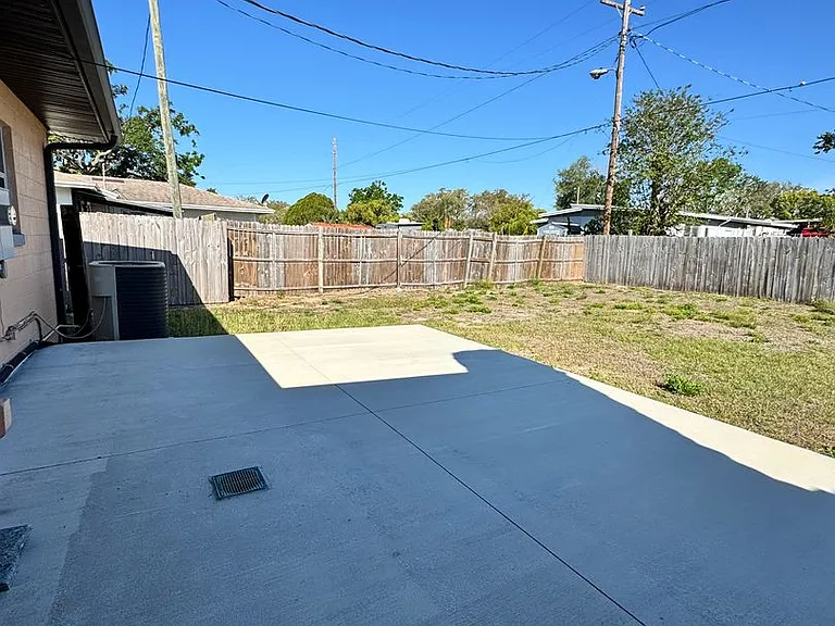 813 Center Ln — Photo 13