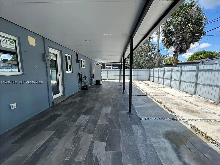 5157 NE 5th Ave — Photo 15