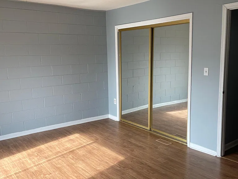 1155 E Main St — Photo 18
