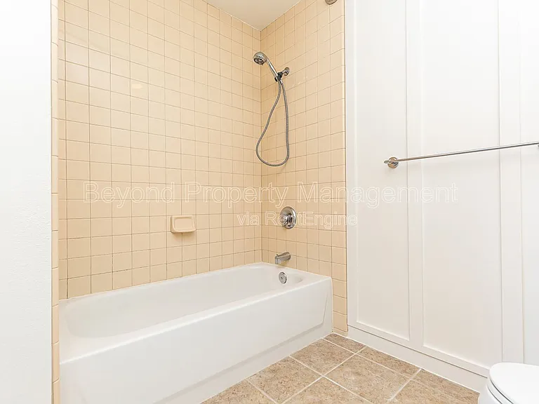 253 10th Ave #525 — Photo 22