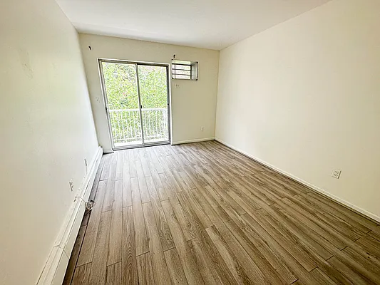 Rented by Showcase Realty | media 7