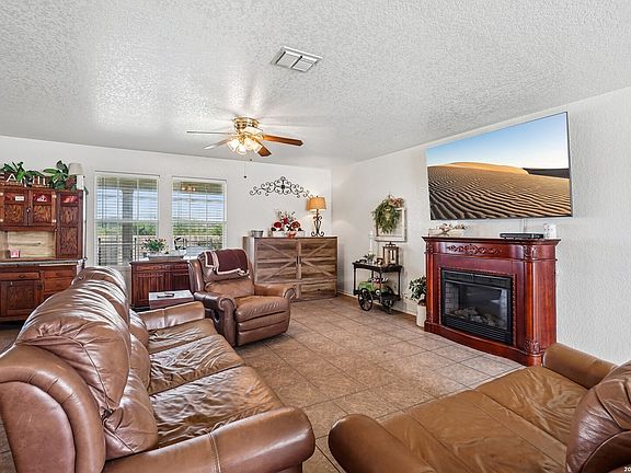 3rd image of 3254 Palo Crest