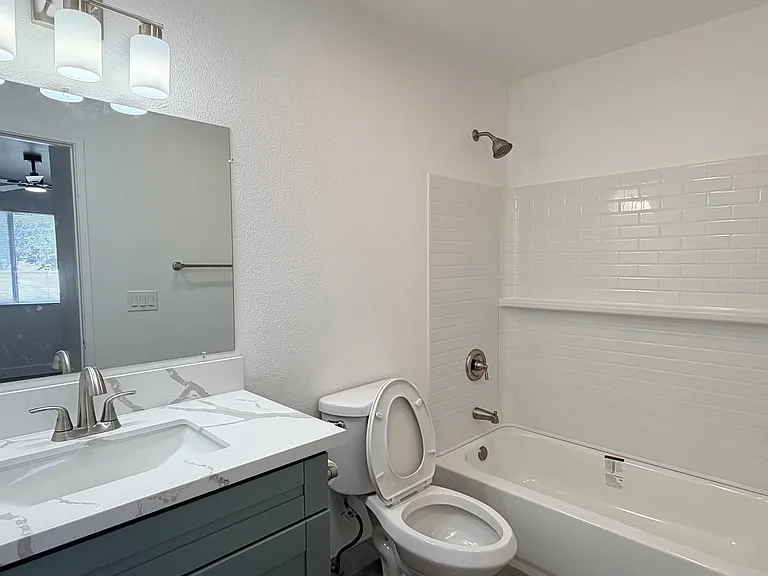 200 E Park Ave #4 — Photo 11