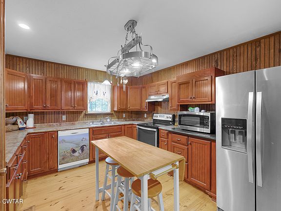 3rd image of 935 Parkers Camp Ln