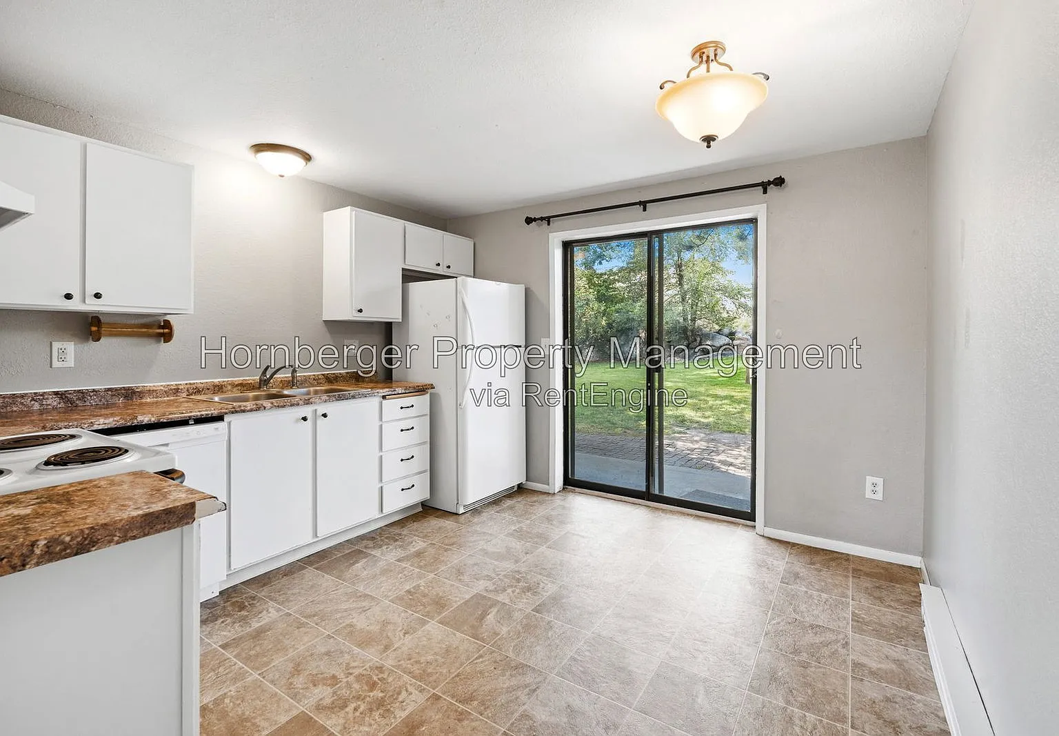2 bed, 1.0 bath, 600 sqft, $1,195 — Photo 2