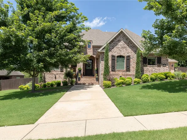 421 N Limestone Dr, Fayetteville, AR 72701
