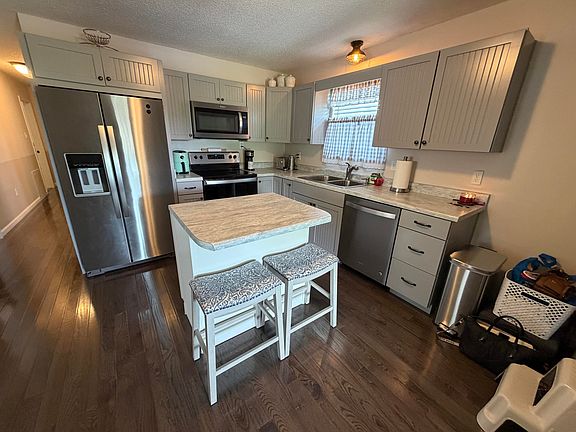 4th image of 1039 Cardinal Dr