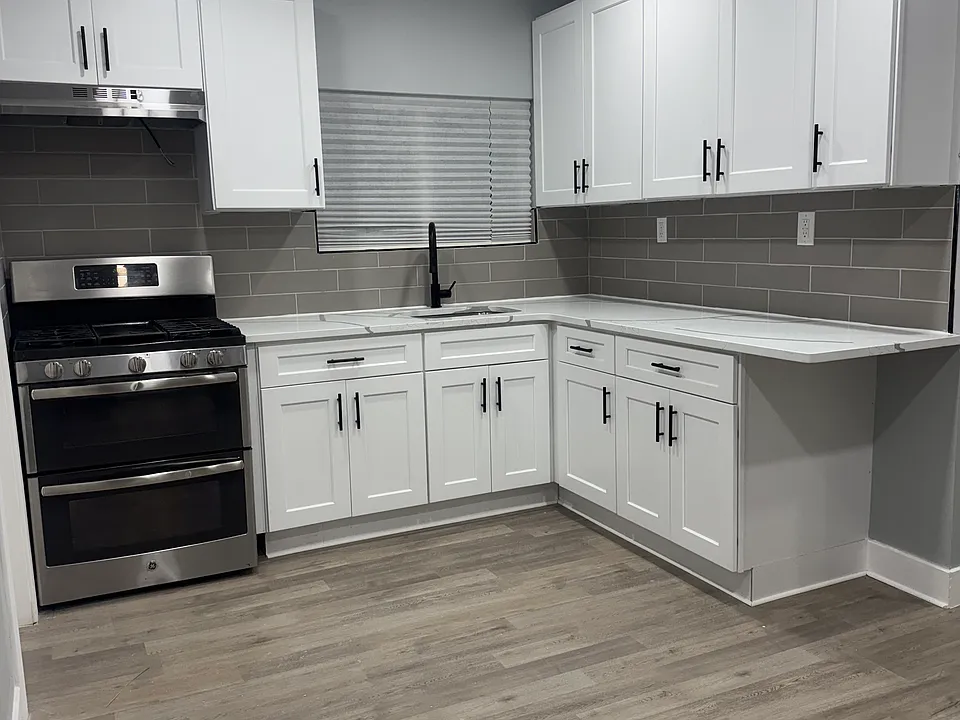 198 W Fulton St #2