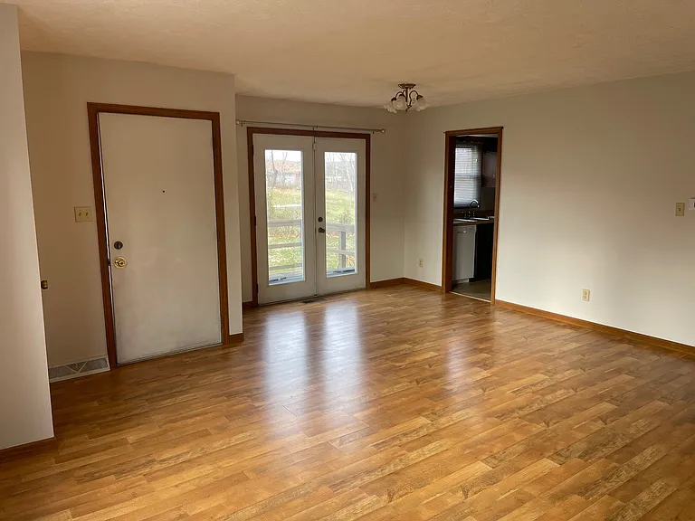 926 Timber Ln — Photo 3