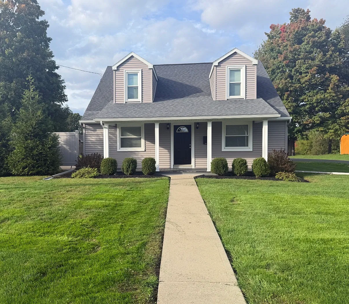 3 bed, 4210 sqft, $2,500 — Photo 1