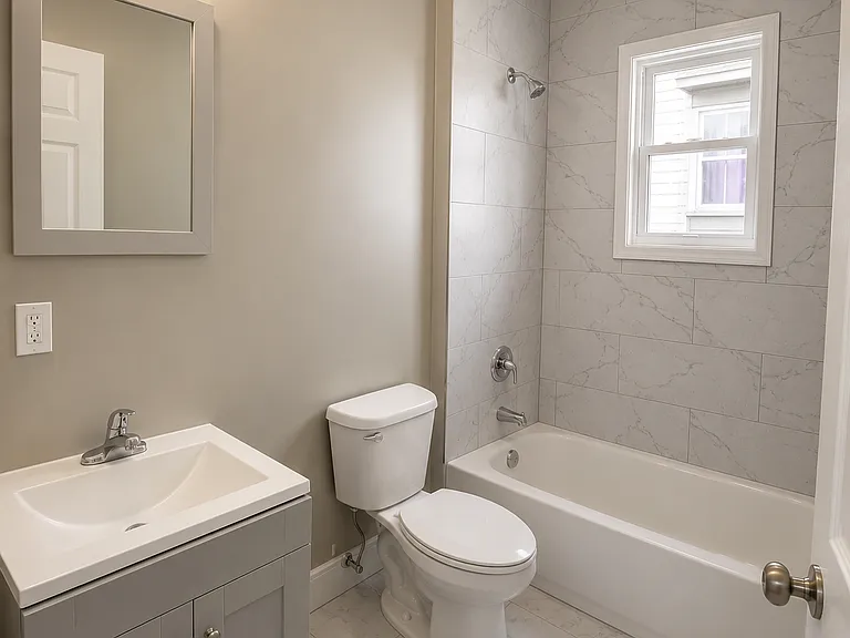 254 21st St #1 — Photo 3