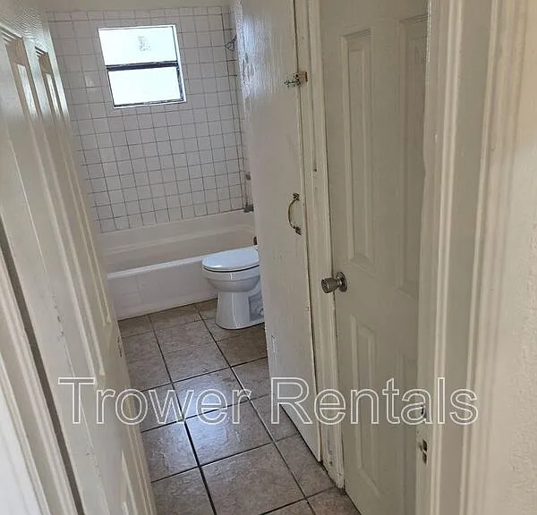 923 Patton Dr — Photo 9