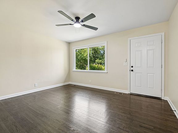 3rd image of 2208 Larimore Dr