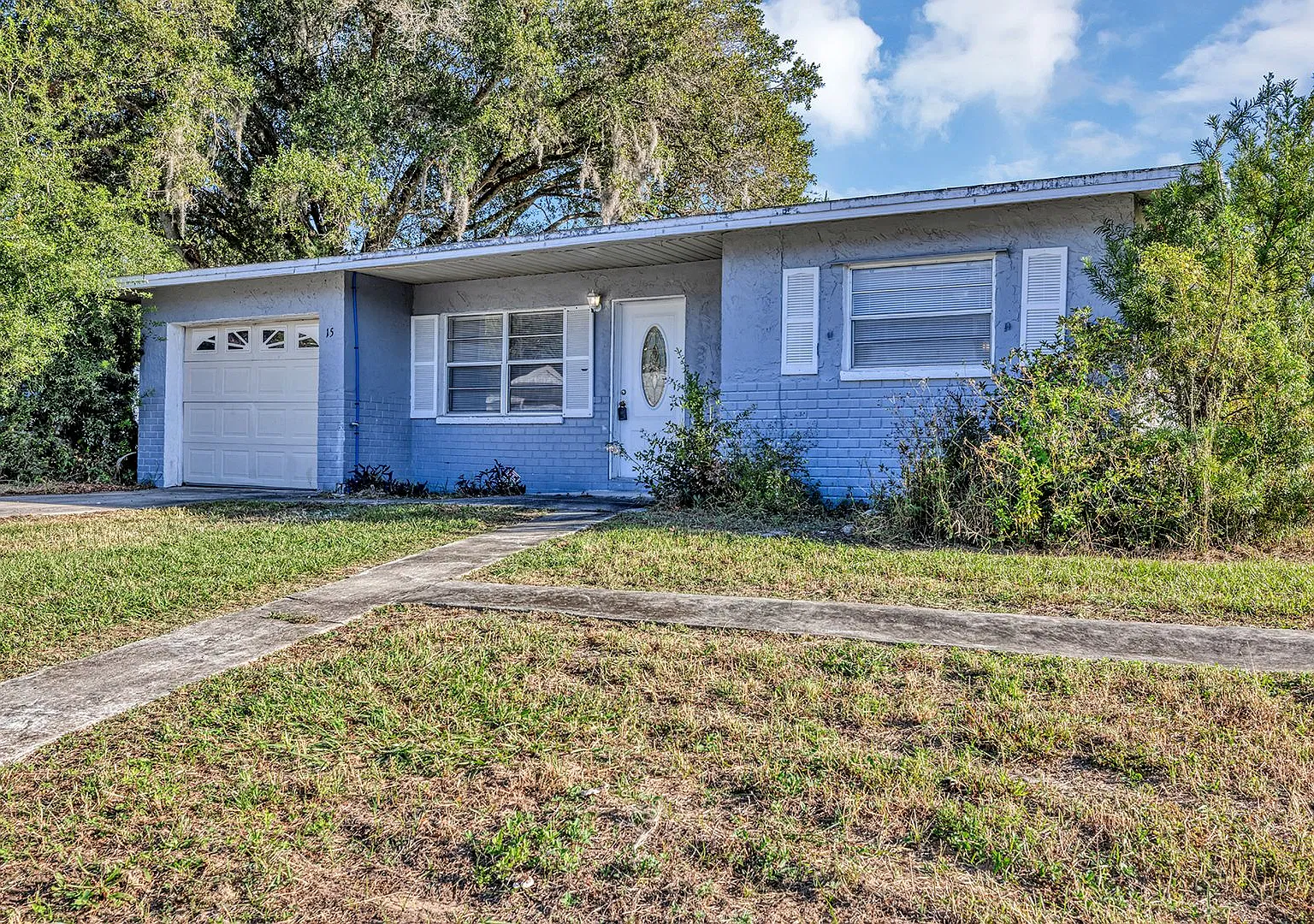 Corner lot in Davenport with Florida room — Photo 2