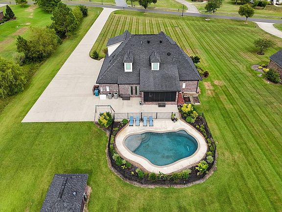 3rd image of 5648 Waterside Dr